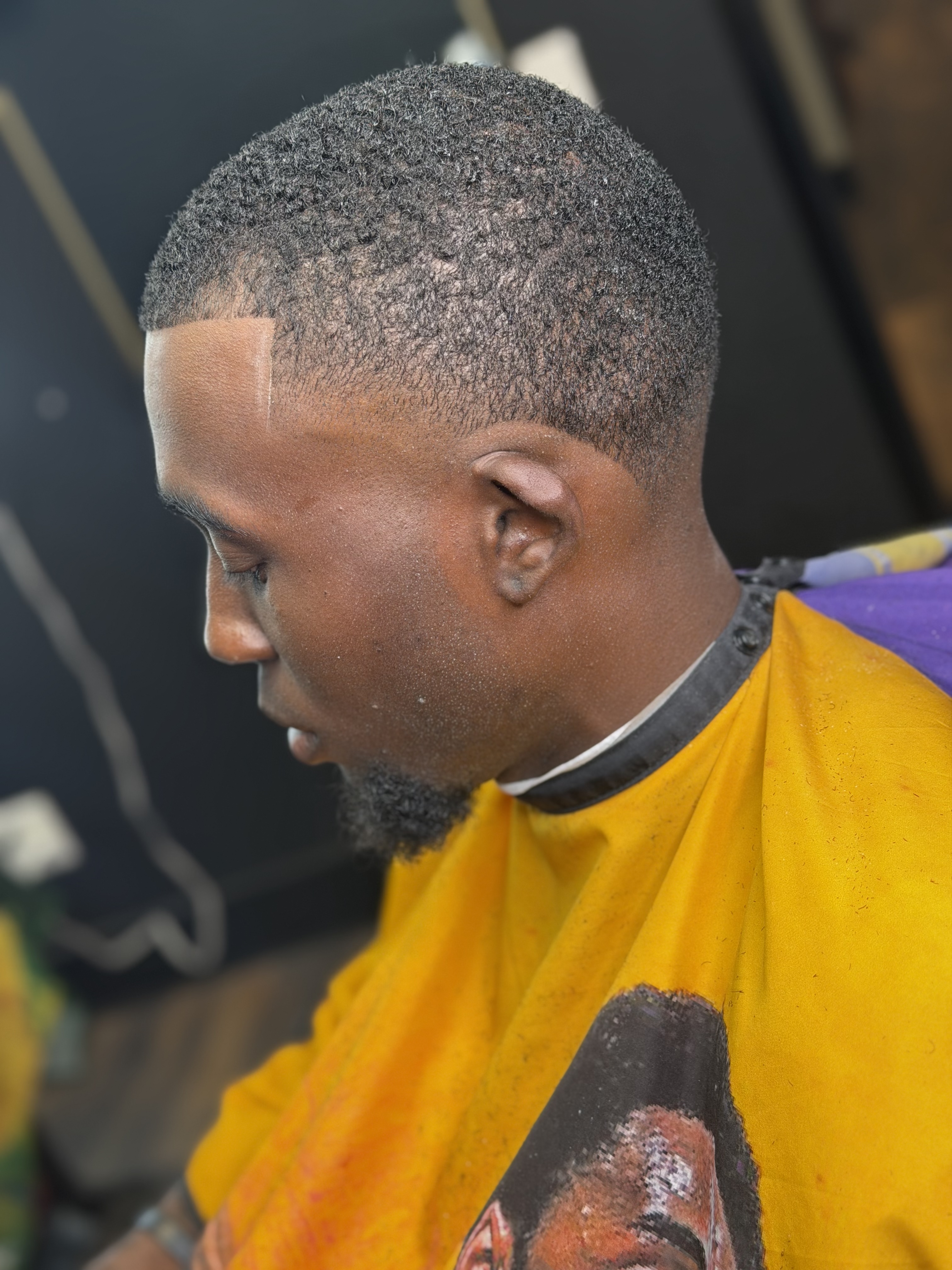 Sharp line up with precision fade